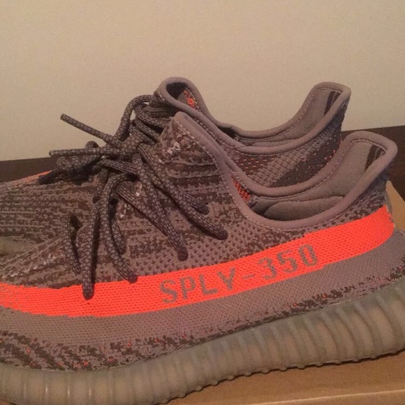 Yeezy Belugas - Picture 2 of 5